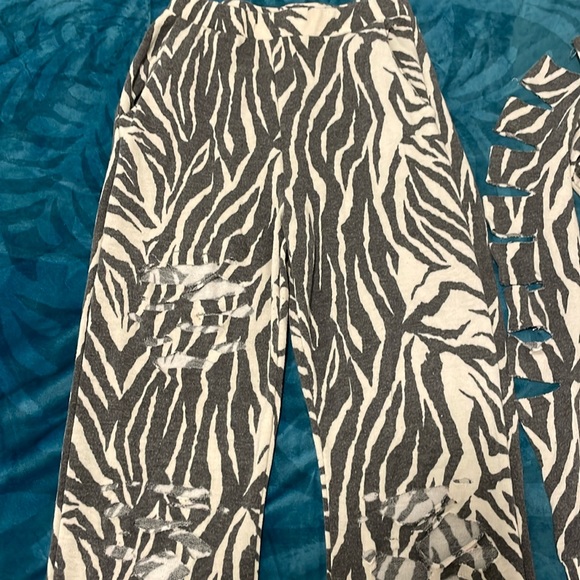 Two Piece - Picture 3 of 5